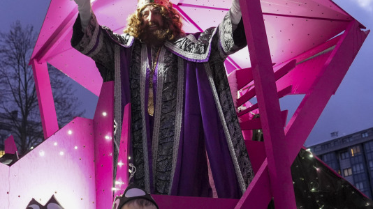 El paso de la Cabalgata llena de ilusión las calles de A Coruña