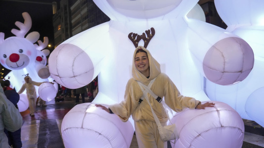El paso de la Cabalgata llena de ilusión las calles de A Coruña