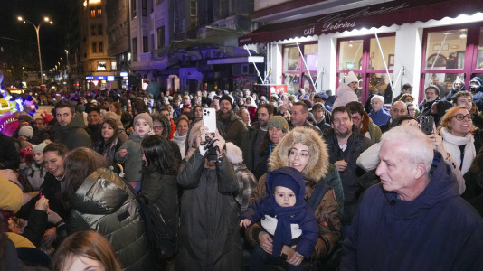 El paso de la Cabalgata llena de ilusión las calles de A Coruña