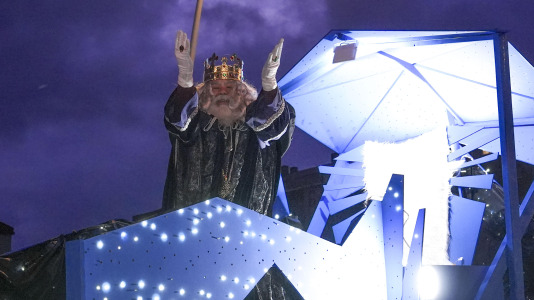 El paso de la Cabalgata llena de ilusión las calles de A Coruña