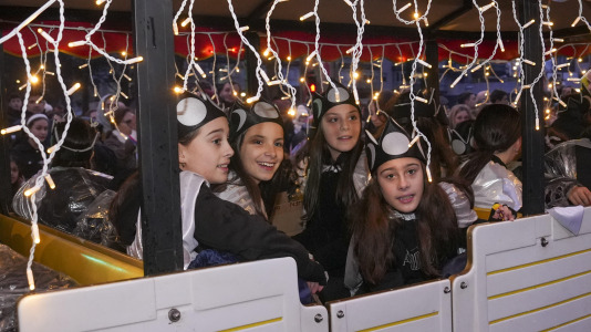 El paso de la Cabalgata llena de ilusión las calles de A Coruña