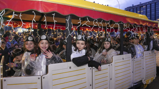 El paso de la Cabalgata llena de ilusión las calles de A Coruña