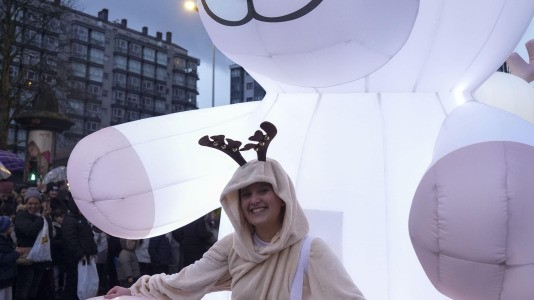 El paso de la Cabalgata llena de ilusión las calles de A Coruña