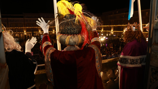 El paso de la Cabalgata llena de ilusión las calles de A Coruña