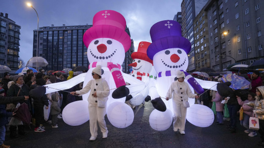 El paso de la Cabalgata llena de ilusión las calles de A Coruña