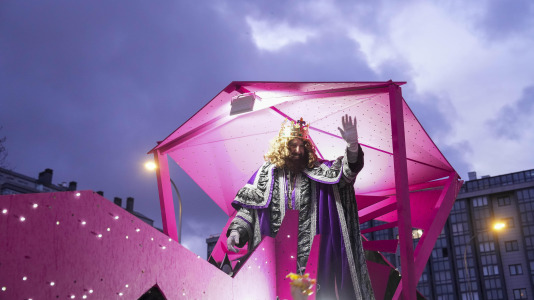 El paso de la Cabalgata llena de ilusión las calles de A Coruña