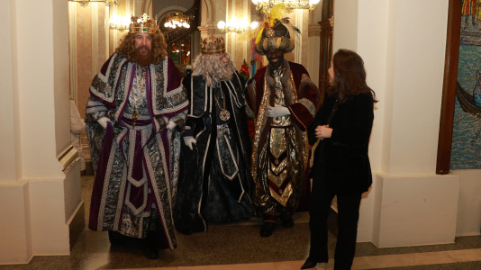 El paso de la Cabalgata llena de ilusión las calles de A Coruña