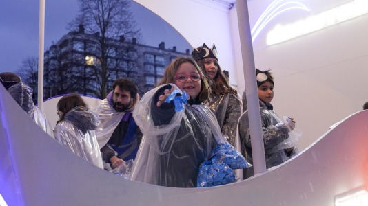 El paso de la Cabalgata llena de ilusión las calles de A Coruña