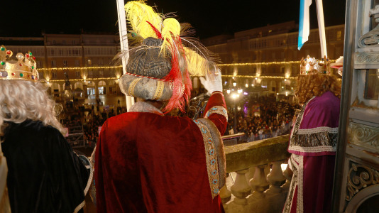 El paso de la Cabalgata llena de ilusión las calles de A Coruña