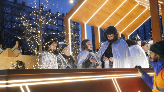 El paso de la Cabalgata llena de ilusión las calles de A Coruña