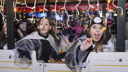 El paso de la Cabalgata llena de ilusión las calles de A Coruña
