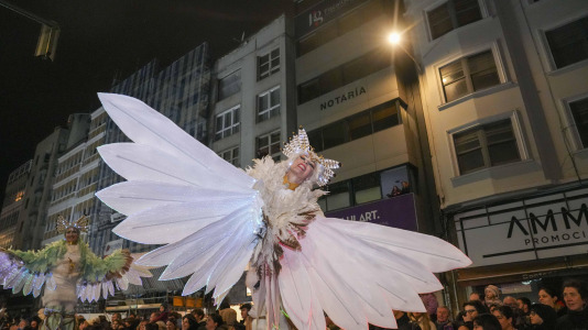 El paso de la Cabalgata llena de ilusión las calles de A Coruña