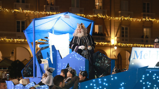 El paso de la Cabalgata llena de ilusión las calles de A Coruña