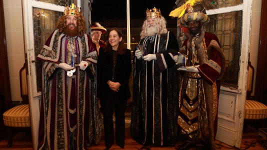 El paso de la Cabalgata llena de ilusión las calles de A Coruña