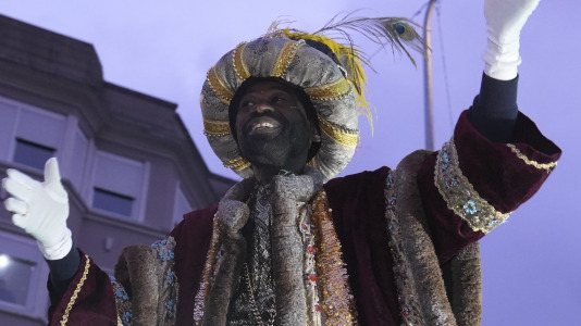 El paso de la Cabalgata llena de ilusión las calles de A Coruña