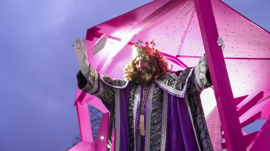 El paso de la Cabalgata llena de ilusión las calles de A Coruña