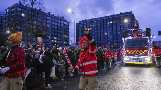 El paso de la Cabalgata llena de ilusión las calles de A Coruña