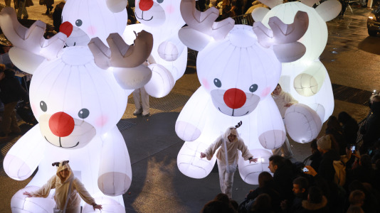 El paso de la Cabalgata llena de ilusión las calles de A Coruña