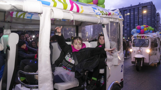 El paso de la Cabalgata llena de ilusión las calles de A Coruña