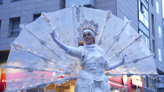 El paso de la Cabalgata llena de ilusión las calles de A Coruña