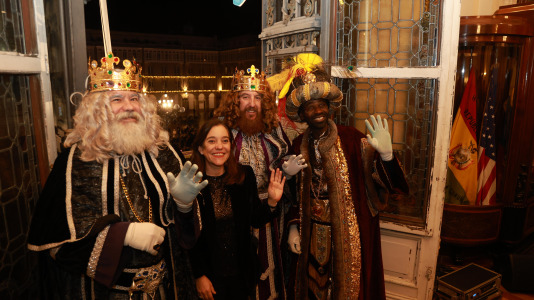 El paso de la Cabalgata llena de ilusión las calles de A Coruña