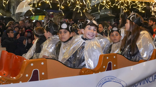El paso de la Cabalgata llena de ilusión las calles de A Coruña