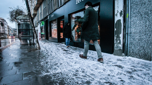 Los coruñeses pasaron la noche entre intensas tormentas y granizadas