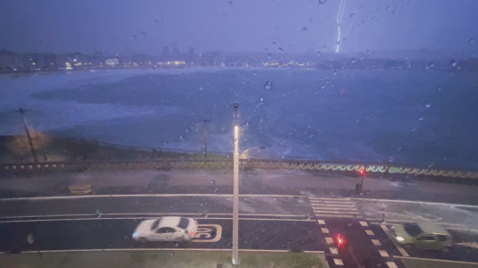 Los relámpagos fueron una constante en la madrugada del 23 de enero