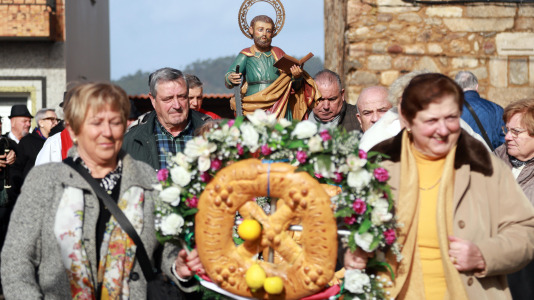 La parroquia de Arteixo mantiene viva su tradición centenaria
