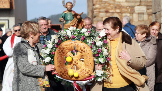 La parroquia de Arteixo mantiene viva su tradición centenaria