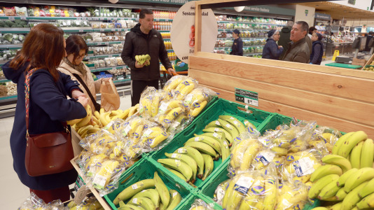Situado en la antigua nave de Caramelo, es el Gadis más grande de A Coruña