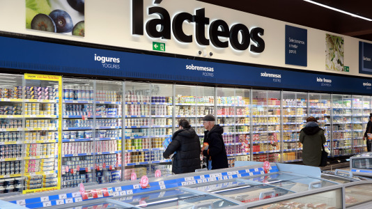 Situado en la antigua nave de Caramelo, es el Gadis más grande de A Coruña