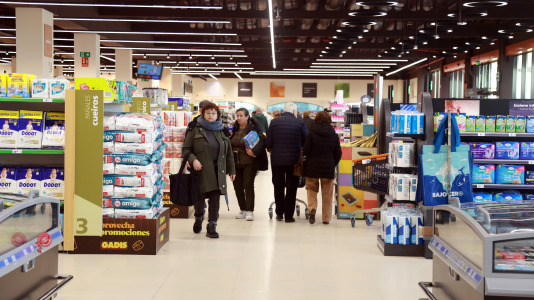 Situado en la antigua nave de Caramelo, es el Gadis más grande de A Coruña