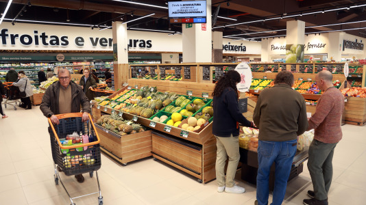 Situado en la antigua nave de Caramelo, es el Gadis más grande de A Coruña