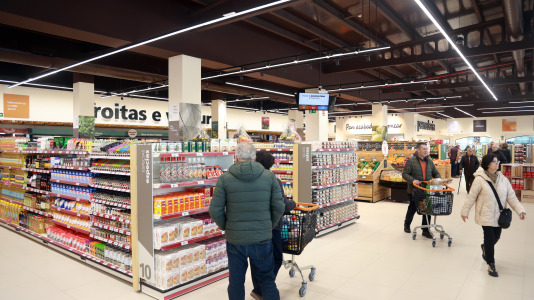 Situado en la antigua nave de Caramelo, es el Gadis más grande de A Coruña