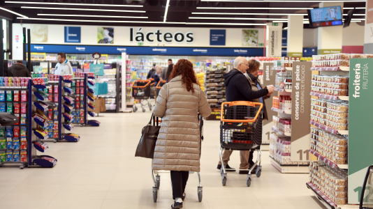 Situado en la antigua nave de Caramelo, es el Gadis más grande de A Coruña