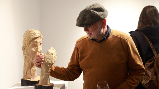 El autor presenta en "Retornos" diferentes obras creadas a lo largo de toda su carrera