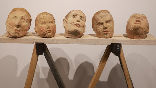 El autor presenta en "Retornos" diferentes obras creadas a lo largo de toda su carrera