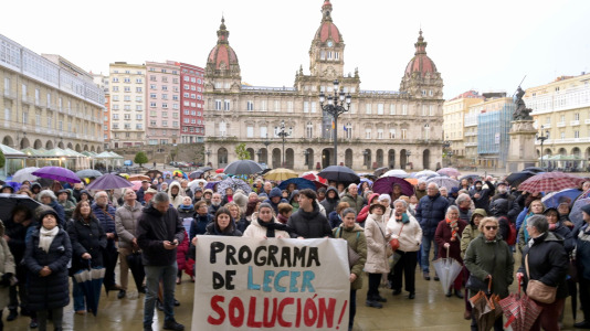 Más de cien personas desafiaron a la lluvia para exigir la vuelta de la actividad cultural