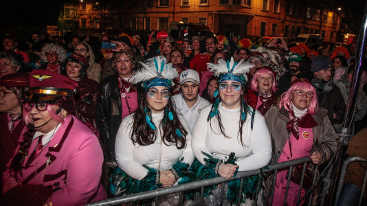 A pesar de la alerta naranja, el dios Momo pudo tomar las calles