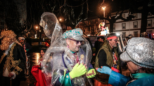 A pesar de la alerta naranja, el dios Momo pudo tomar las calles