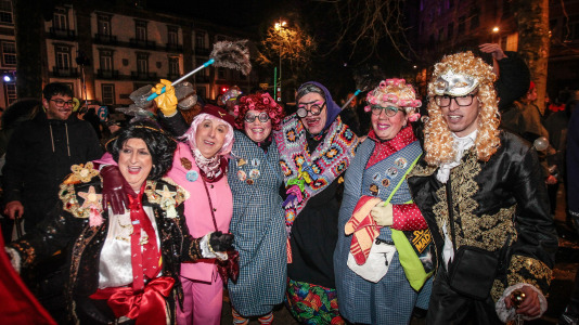 A pesar de la alerta naranja, el dios Momo pudo tomar las calles