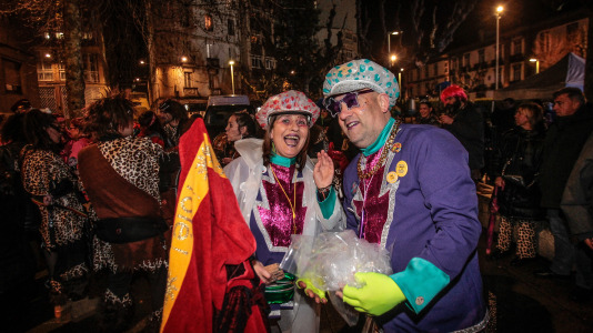 A pesar de la alerta naranja, el dios Momo pudo tomar las calles