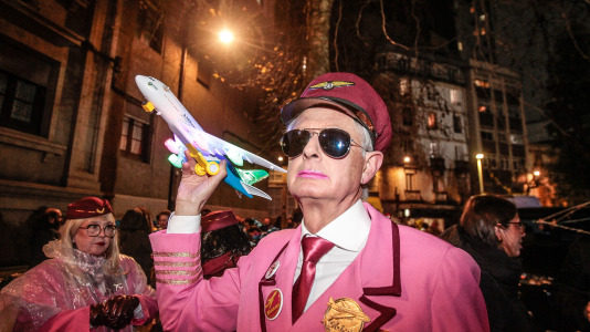 A pesar de la alerta naranja, el dios Momo pudo tomar las calles