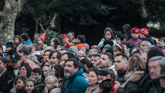Cientos de personas se concentraron en las calles para ver los disfraces más originales