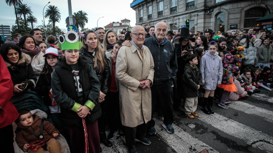 Cientos de personas se concentraron en las calles para ver los disfraces más originales