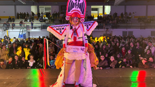 El municipio celebró su tradicional concurso de disfraces y comparsas