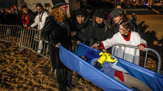 El funeral marca el fin del Carnaval en A Coruña
