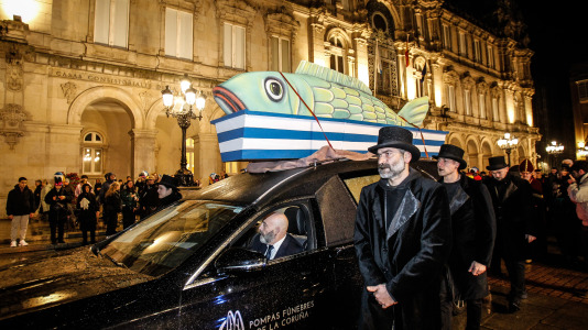 El funeral marca el fin del Carnaval en A Coruña