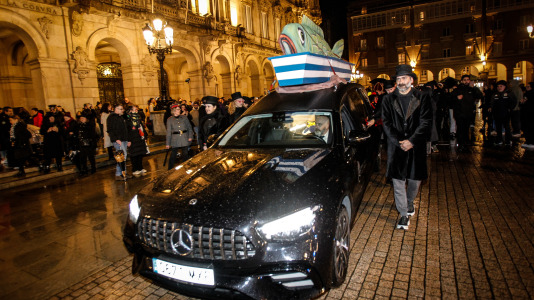 El funeral marca el fin del Carnaval en A Coruña